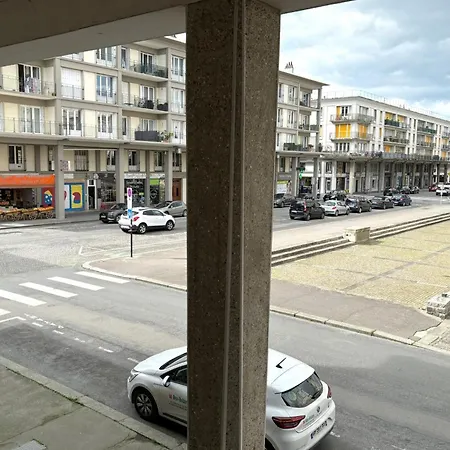 Le Perret Notre Dame - Vue Cathedrale *