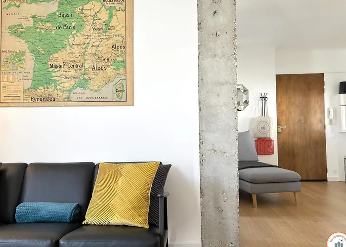 Le Perret Notre Dame - Vue Cathedrale *