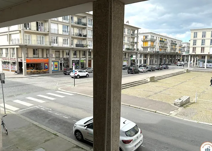 Le Perret Notre Dame - Vue Cathedrale *